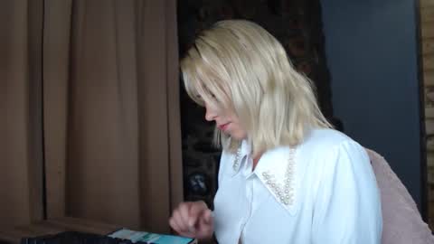 karina online show from September 2025 02:46:02 AM