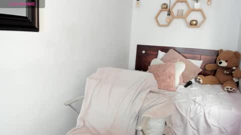 Karina online show from February 2025 06:24:01 PM