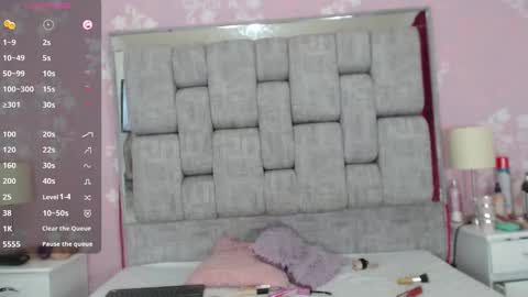 KarinaSimonz online show from December 2024 08:18:02 PM