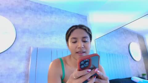 Karla online show from November 2025 07:24:01 PM