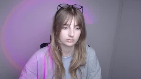 Karla online show from September 2025 10:59:01 AM