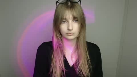 Karla online show from September 2025 11:00:01 AM