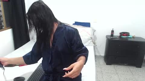 Snapshot of karla_kitten_ chatting on October 2025 12:54:01 AM Miss Karla online show from October 2025 12:54:01 AM