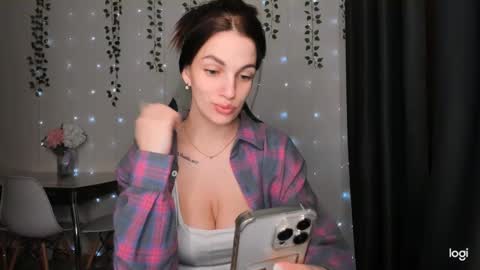 Snapshot of karla_lim chatting on February 2025 09:20:02 PM karla_lim online show from February 2025 09:20:02 PM