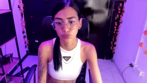 karlaslutskinny__ online show from February 2026 09:32:01 PM