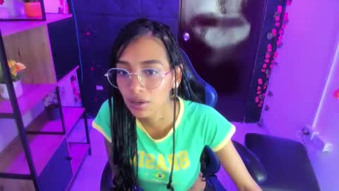 karlaslutskinny__ online show from May 2026 10:49:02 PM