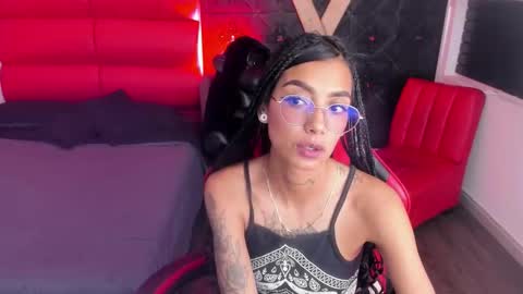 karlaslutskinny__ online show from May 2026 09:21:01 PM