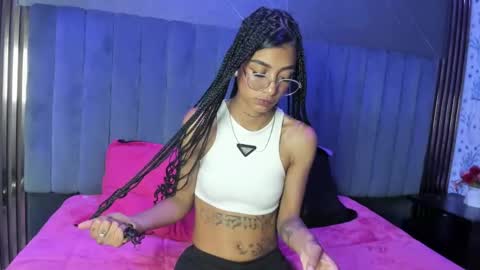 karlaslutskinny__ online show from May 2026 08:27:01 PM
