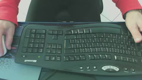 Snapshot of karll122 chatting on February 2026 08:57:01 AM karll122 online show from February 2026 08:57:01 AM