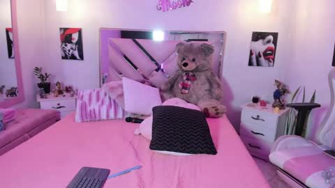 Karly Moonns online show from May 2026 10:03:01 PM