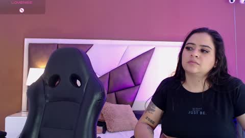 Snapshot of karolandmichel chatting on December 2024 03:41:02 PM Karol and Michel online show from December 2024 03:41:02 PM