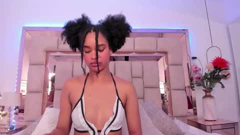 Karol  online show from December 2025 06:04:01 PM