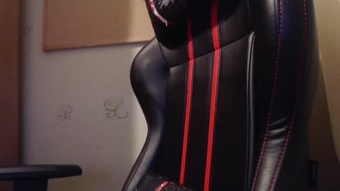 Karol  online show from November 2025 09:39:02 PM