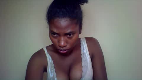 karoliee online show from May 2026 07:35:01 AM