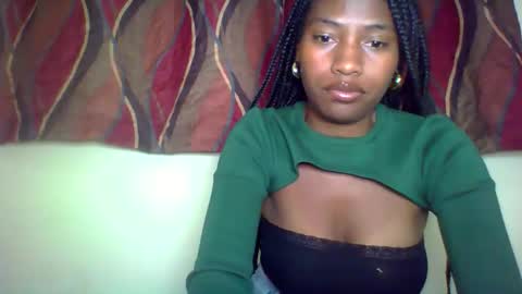 karoliee online show from May 2026 05:53:02 PM