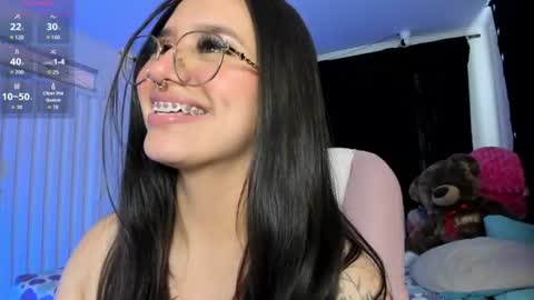 Snapshot of karolina_evans chatting on June 2026 02:20:02 PM karolina_evans online show from June 2026 02:20:02 PM