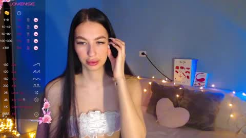 Kira online show from April 2026 02:06:01 AM