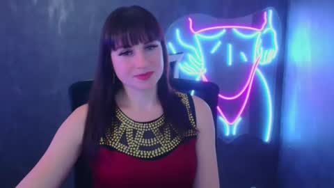 Snapshot of karolina_mia chatting on December 2024 06:20:01 AM Caroline online show from December 2024 06:20:01 AM