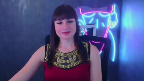 Snapshot of karolina_mia chatting on December 2024 09:39:02 AM Caroline online show from December 2024 09:39:02 AM