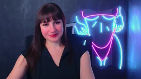 Snapshot of karolina_mia chatting on December 2024 06:49:01 PM Caroline online show from December 2024 06:49:01 PM