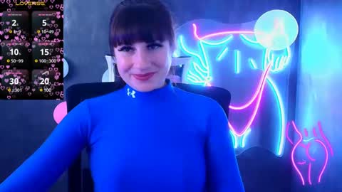 Snapshot of karolina_mia chatting on March 2025 04:07:02 PM Caroline online show from March 2025 04:07:02 PM