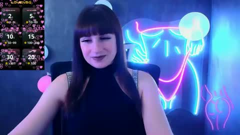 Snapshot of karolina_mia chatting on March 2025 09:44:02 AM Caroline online show from March 2025 09:44:02 AM