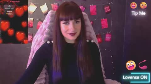 Snapshot of karolina_mia chatting on October 2025 08:35:01 AM Caroline online show from October 2025 08:35:01 AM