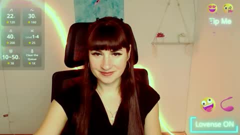 Snapshot of karolina_mia chatting on November 2025 12:49:01 PM Caroline online show from November 2025 12:49:01 PM