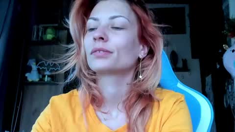 karoline121 online show from May 2026 04:06:02 AM