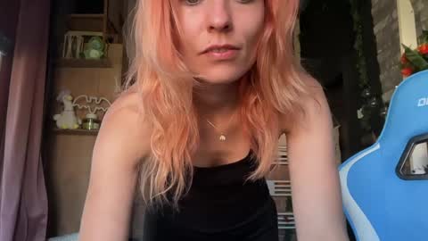karoline121 online show from May 2026 07:35:02 AM