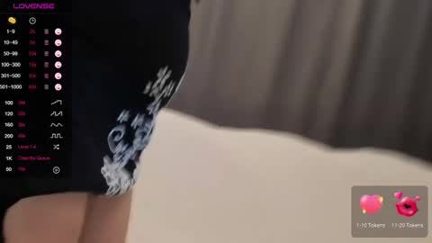 Snapshot of karolinecher chatting on December 2024 05:55:01 PM Karoline online show from December 2024 05:55:01 PM