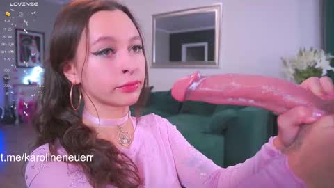 Snapshot of karolineneuer chatting on September 2025 01:11:01 AM karolineneuer online show from September 2025 01:11:01 AM