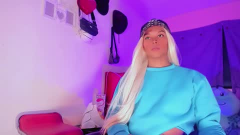 Snapshot of karoll_scoott chatting on January 2026 12:05:02 AM karol online show from January 2026 12:05:02 AM