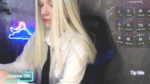 Caroline Fox online show from April 2026 07:39:02 AM