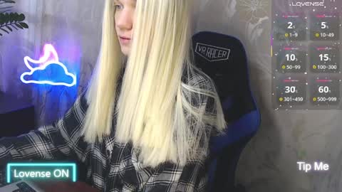 Caroline Fox online show from April 2026 07:35:01 AM