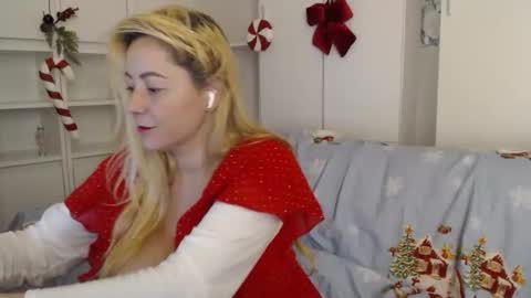 Snapshot of karolynesyera chatting on December 2025 08:14:01 PM karolynesyera online show from December 2025 08:14:01 PM