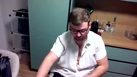 Snapshot of karry300 chatting on November 2025 11:43:02 AM Karry300 online show from November 2025 11:43:02 AM