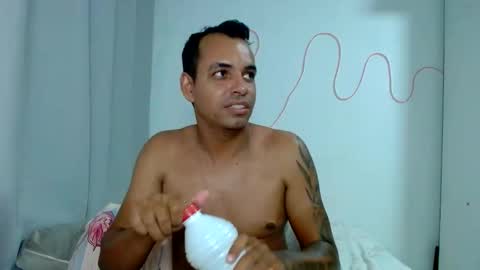 Snapshot of kasaltaradinho chatting on March 2025 01:05:01 AM Tamires e Maicon online show from March 2025 01:05:01 AM