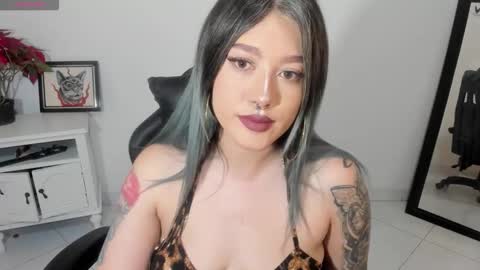 Alicia online show from November 2025 09:02:01 PM