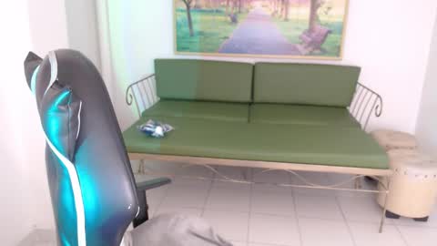 kat_eyes_ online show from February 2026 01:11:01 PM