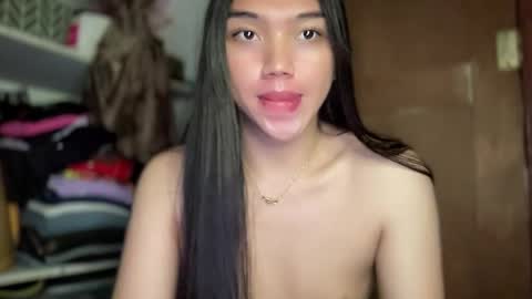 Snapshot of kat_hollandx chatting on January 2025 04:33:01 PM Majesty online show from January 2025 04:33:01 PM