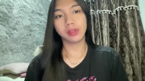 Snapshot of kat_hollandx chatting on February 2025 07:12:02 PM Majesty online show from February 2025 07:12:02 PM