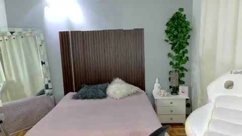 kate online show from November 2025 08:30:01 PM