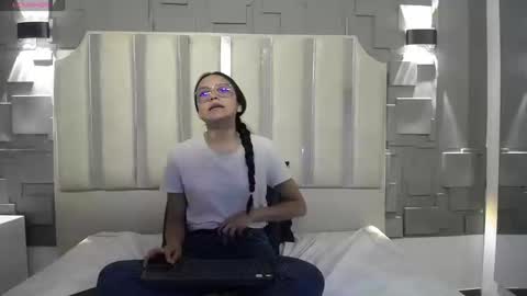 Katalina online show from March 2026 04:12:02 PM