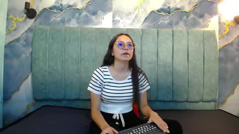 Katalina online show from April 2026 06:02:01 PM