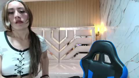 Katalina  online show from April 2026 08:33:02 PM