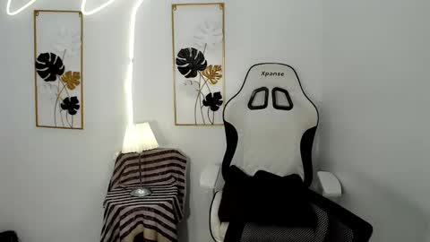 Snapshot of kataluna_hugecock69 chatting on February 2026 09:06:02 AM kataluna_hugecock69 online show from February 2026 09:06:02 AM