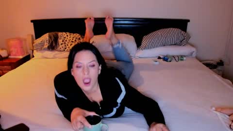 Snapshot of katarina_synnn chatting on May 2026 02:11:02 PM kata online show from May 2026 02:11:02 PM