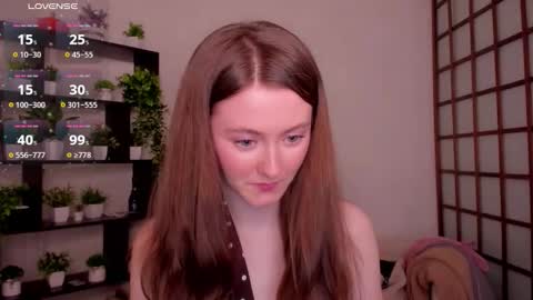 Snapshot of kate_cuddle chatting on March 2026 05:08:02 AM Kate online show from March 2026 05:08:02 AM