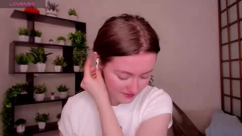 Snapshot of kate_cuddle chatting on March 2026 02:46:01 AM Kate online show from March 2026 02:46:01 AM